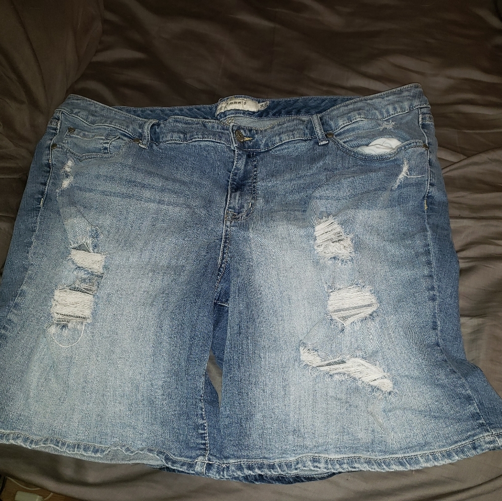 Torrid Bermuda Shorts Size 24